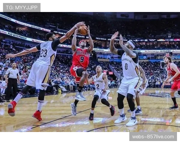 低位单打与三分投射结合 北京队内线优势明显成攻坚利器